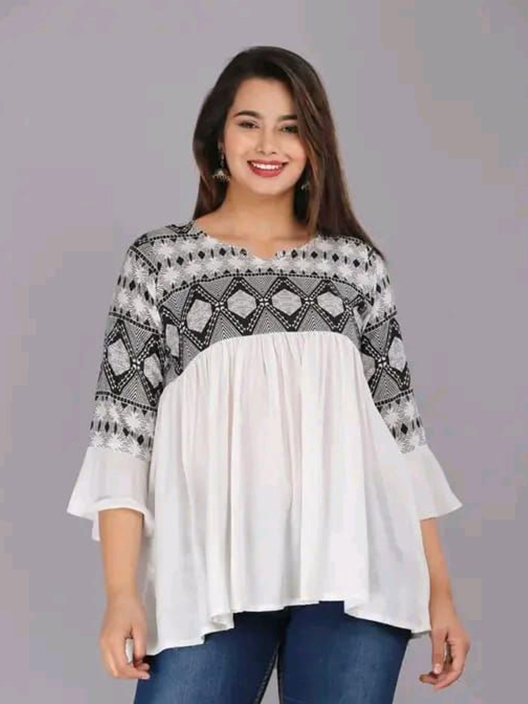 

Loyster Print Bell Sleeve Ethnic Top, White