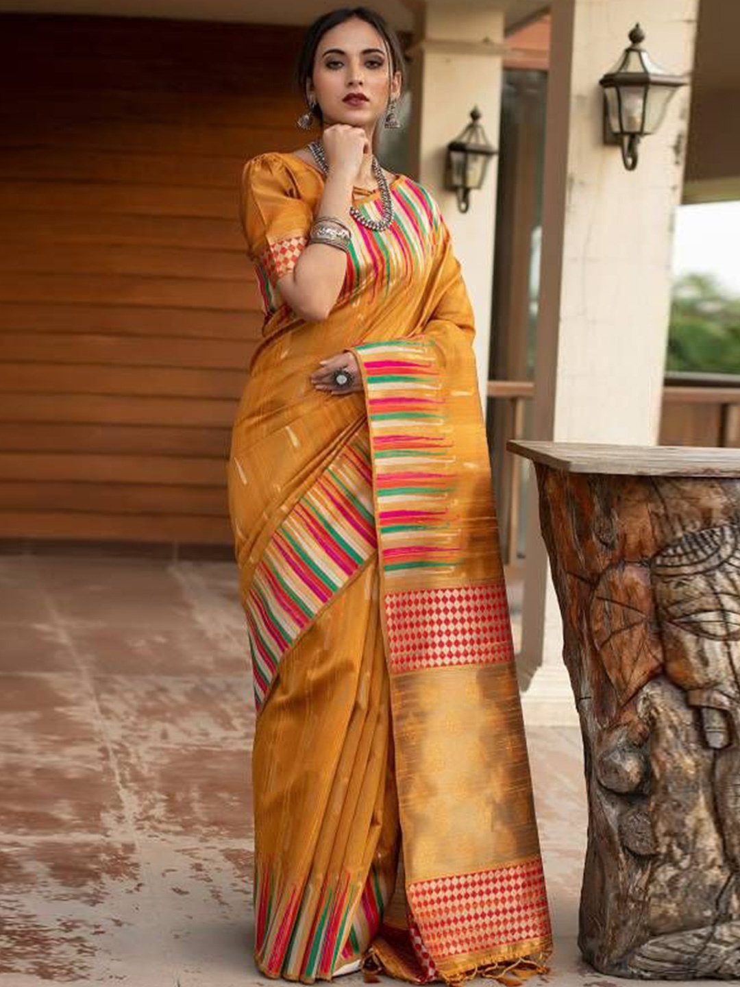 

RAJGRANTH Ethnic Motifs Pure Silk Banarasi Saree, Yellow