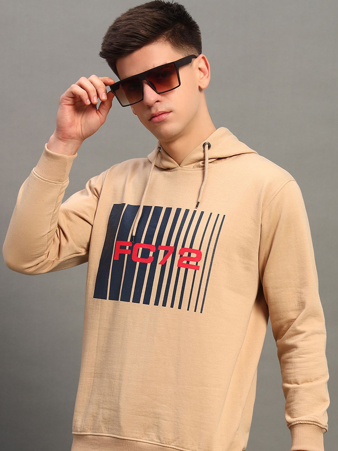 

THE CASUALS Men Printed Hooded Pullover Sweatshirt, Cream