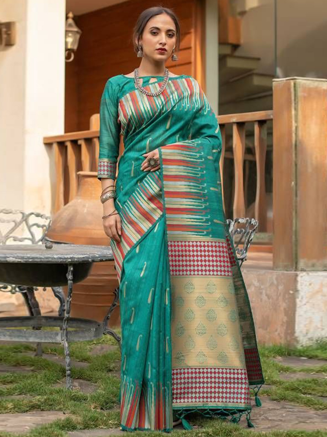 

RAJGRANTH Women Banarasi Silk Silver Zari Woven Pallu & Heavy Border Print Saree, Turquoise blue