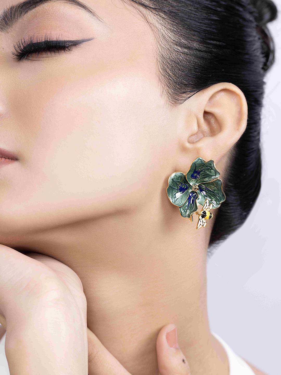 

KAORI BY SHREYA AGARWAL Gold-Plated Contemporary Studs