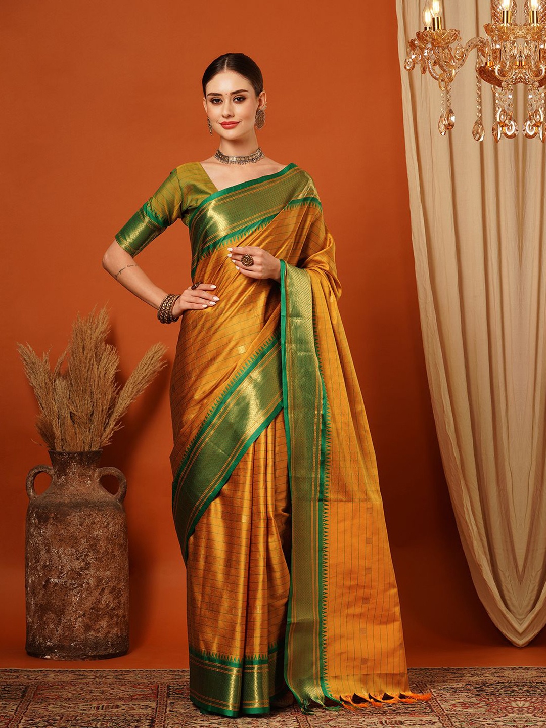 

DIVASTRI Woven Design Zari Pure Silk Banarasi Saree, Gold