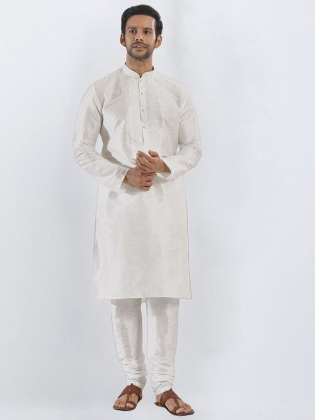 

SULAKSHACOUTUREZ Men Regular Kurta with Churidar, Off white