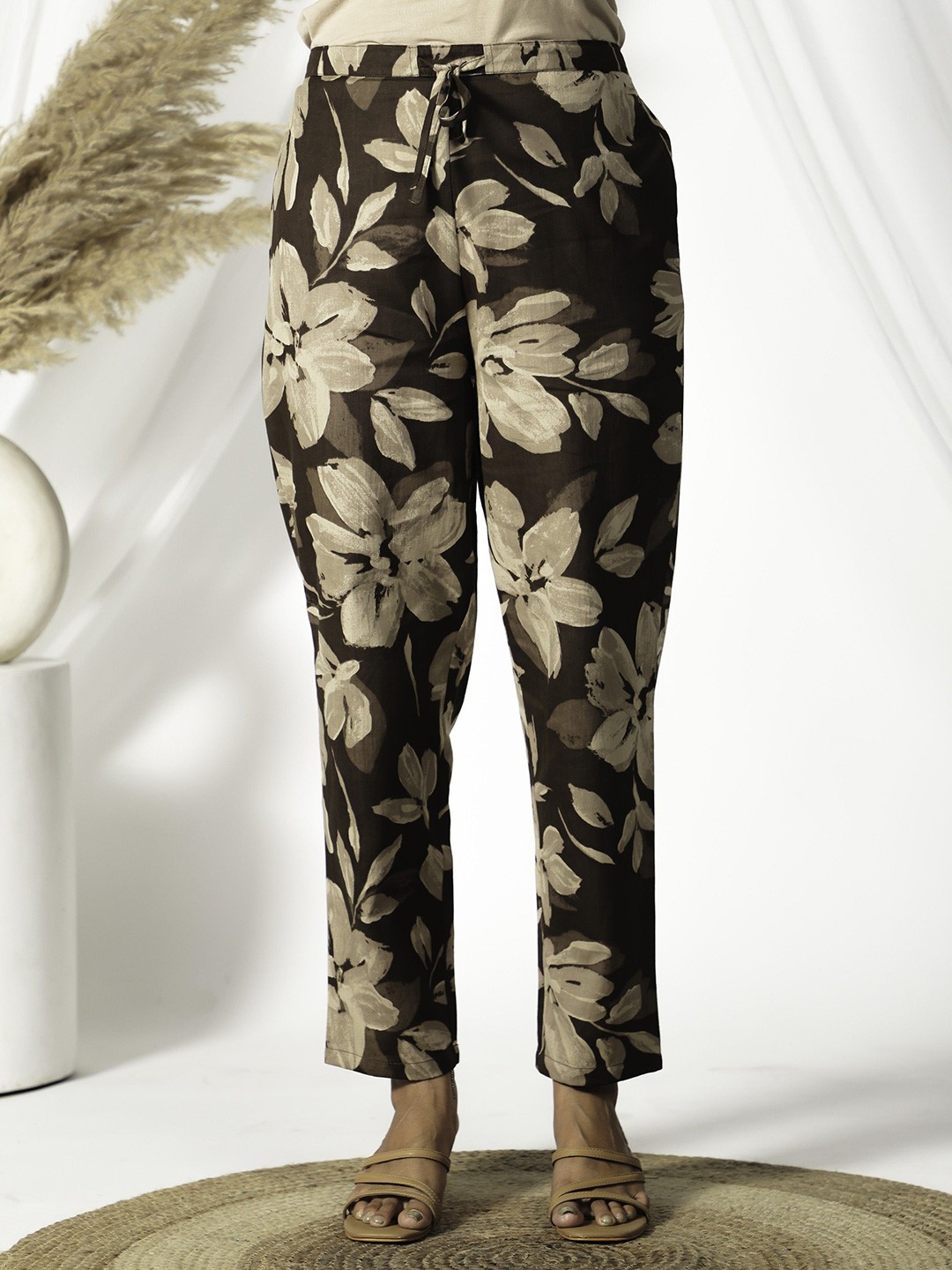 

Aramya Women Plus Size Cotton Floral Printed Cigarette Trousers, Brown