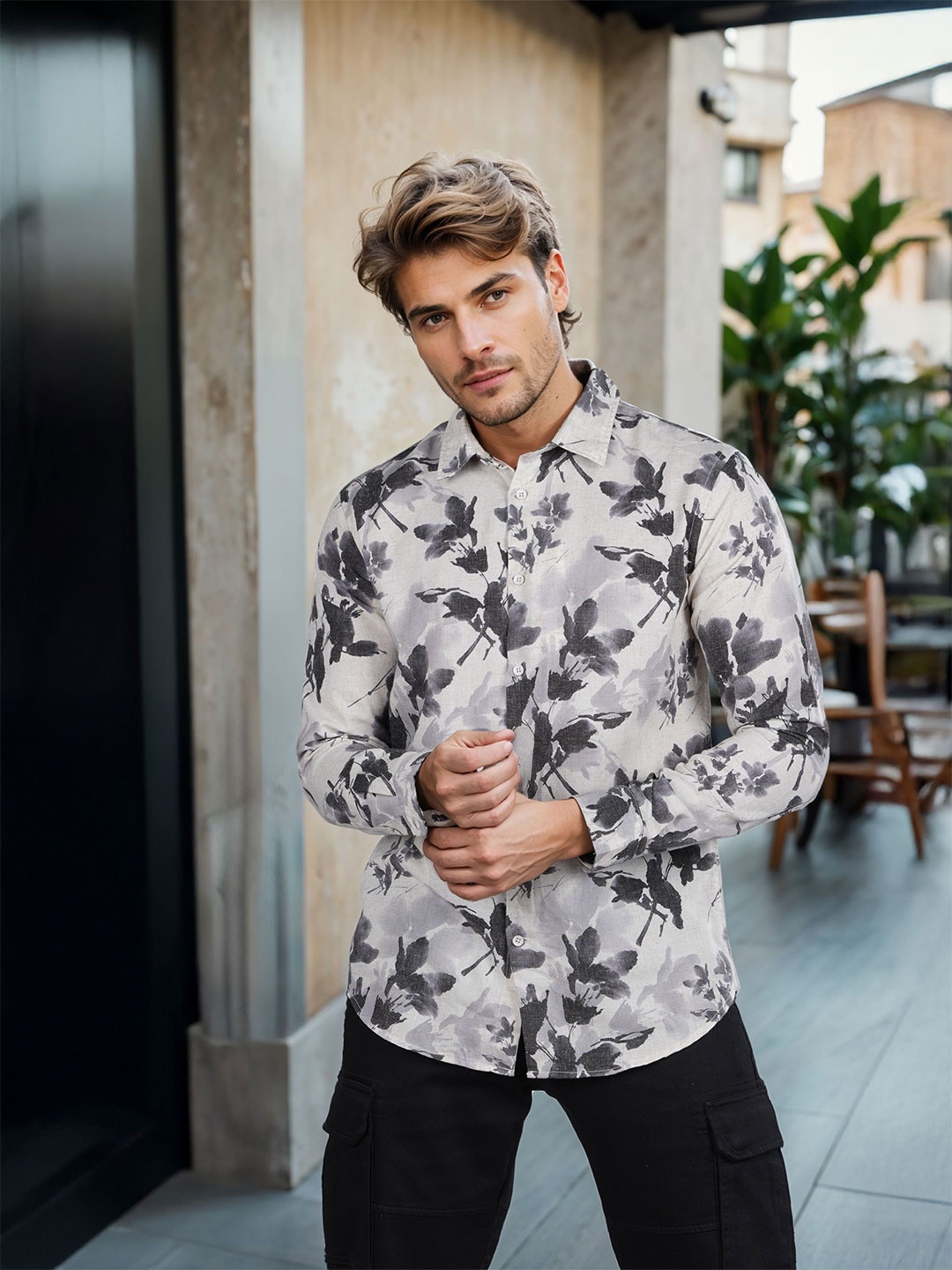 

Celio Men Classic Regular Fit Spread Collar Floral Printed Casual Shirt, White