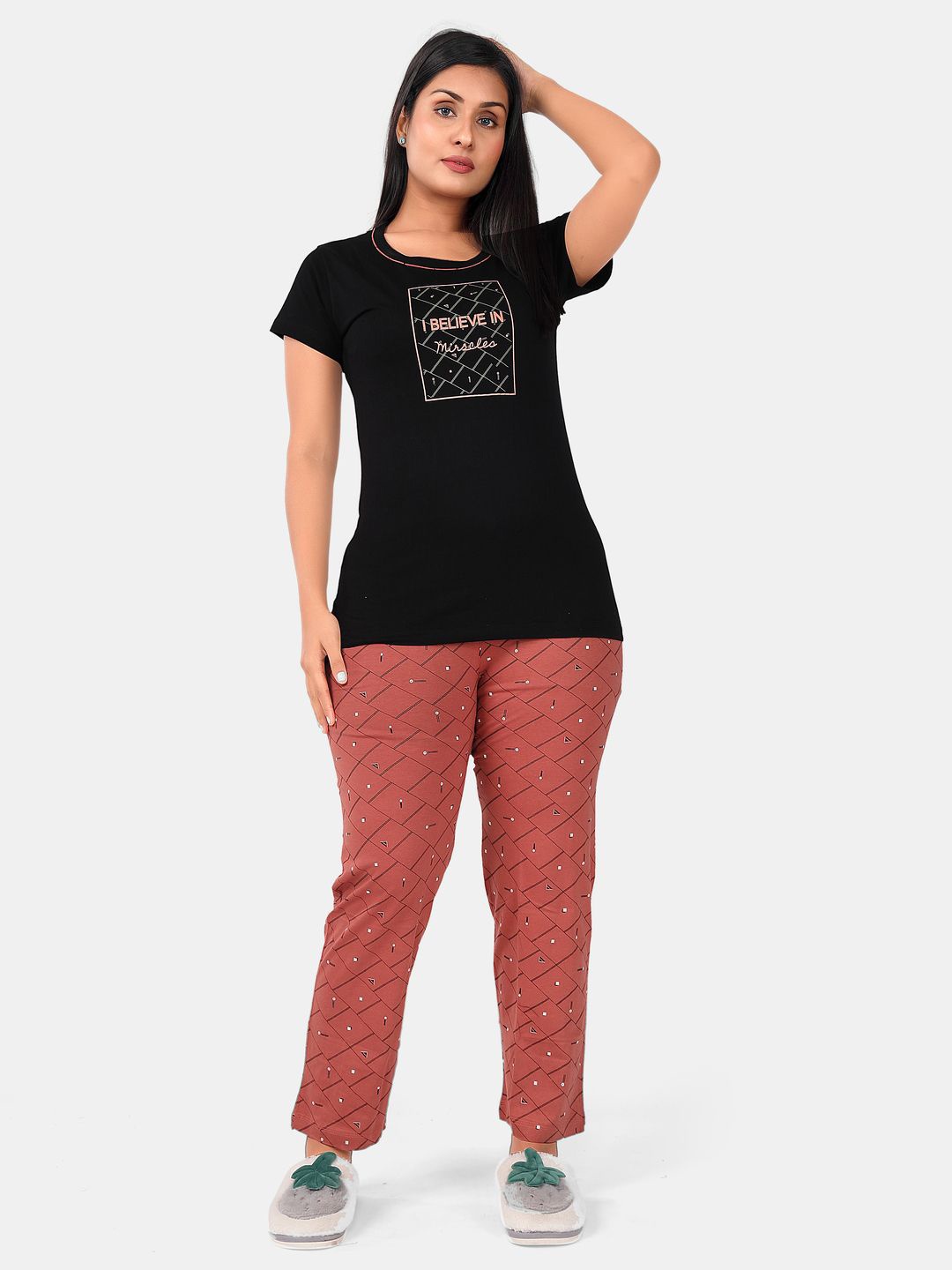 

SWEET MOON Printed Round Neck T-Shirt With Pyjama, Black