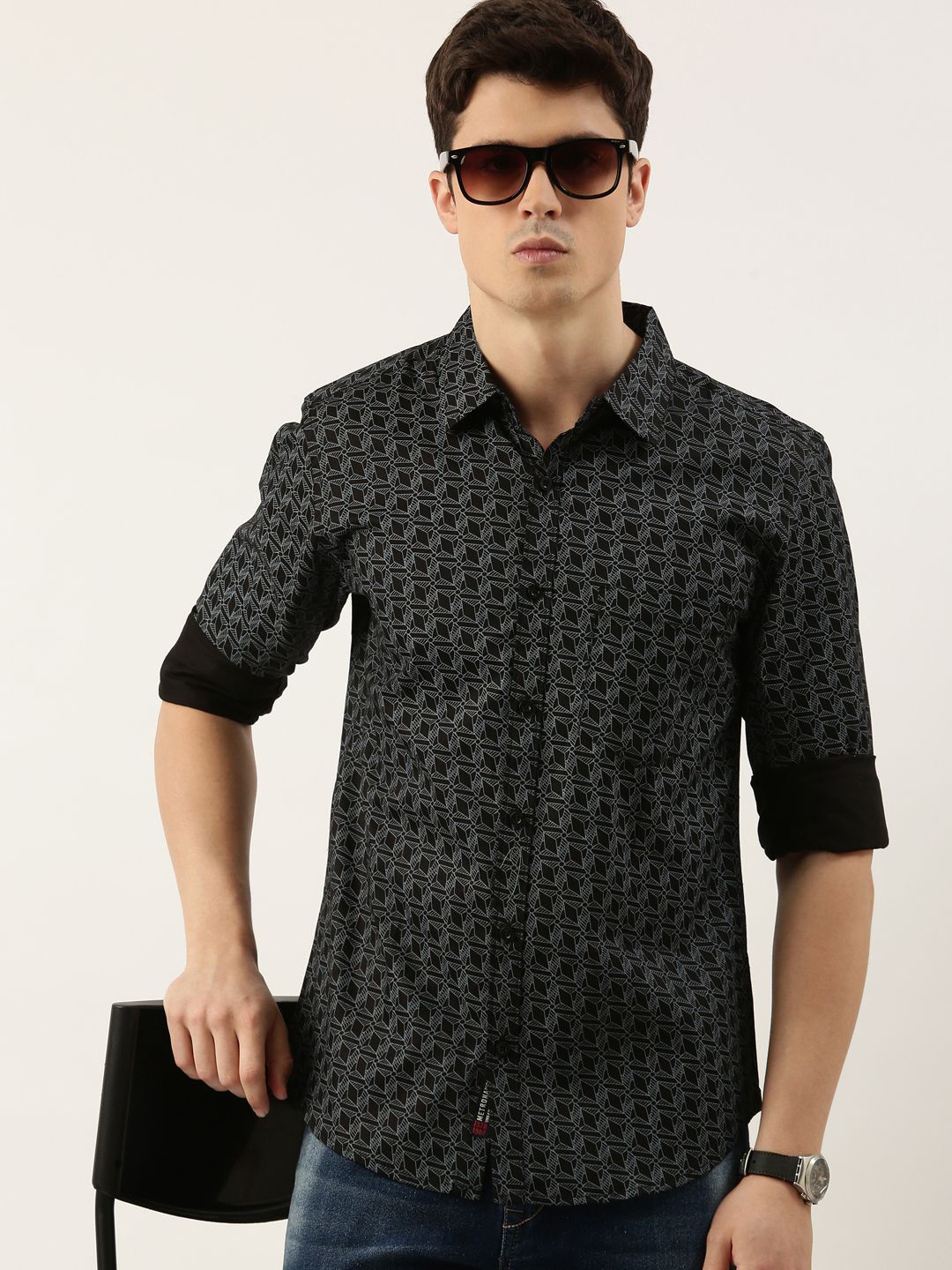 

Metronaut Men Slim Fit Spread Collar Geometric Printed Cotton Casual Shirt, Black