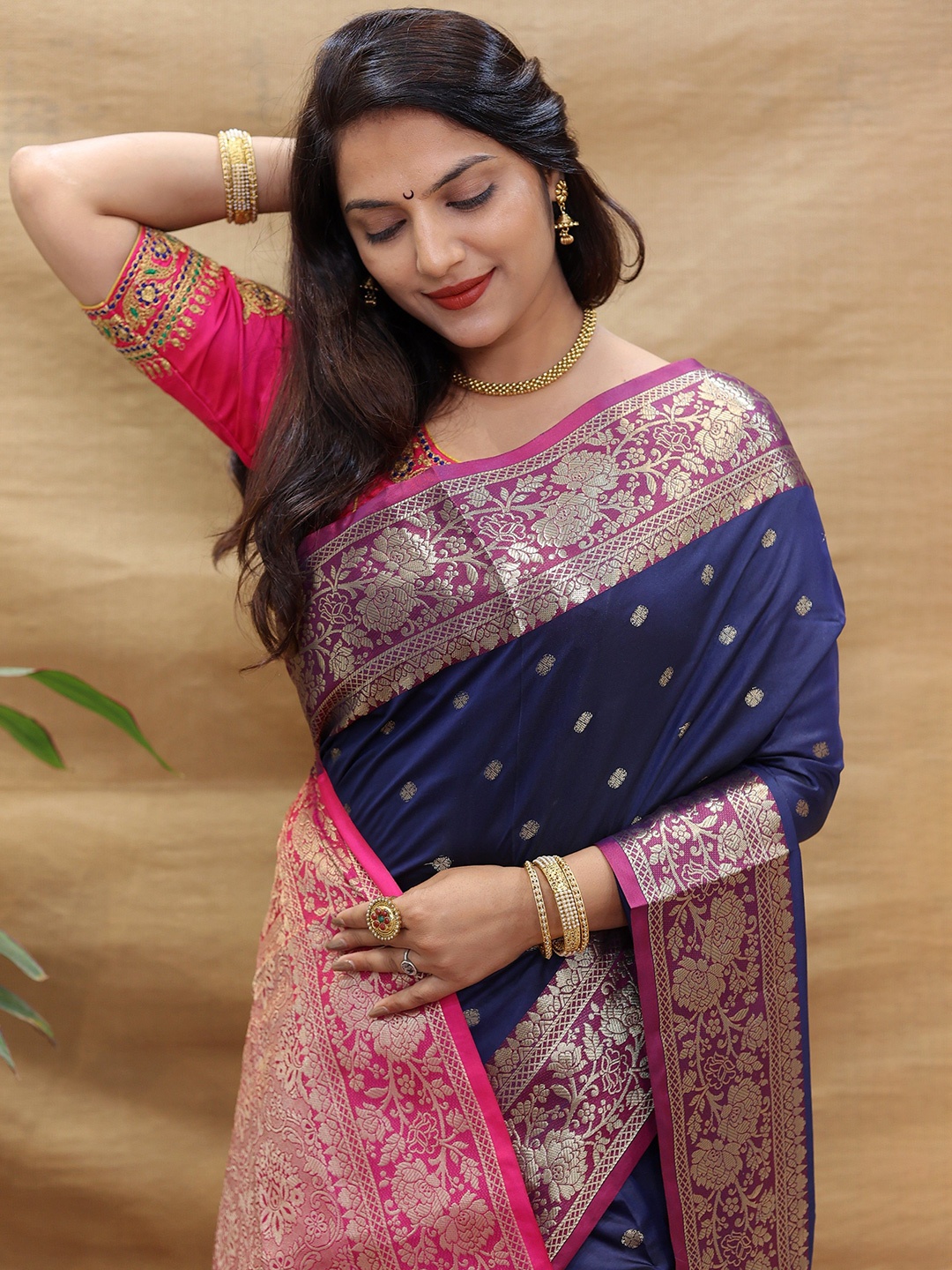 

Kandora Woven Design Zari Pure Silk Banarasi Saree, Navy blue
