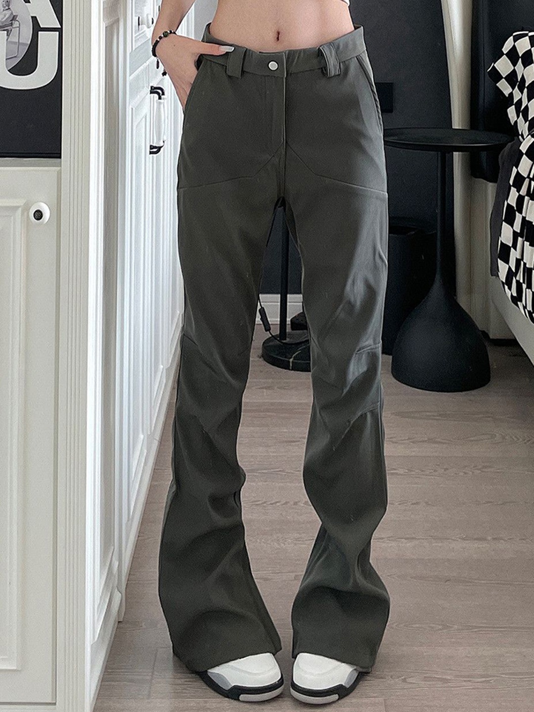 

DressBerry Women Regular Fit Mid-Rise Wide Leg Trousers, Grey