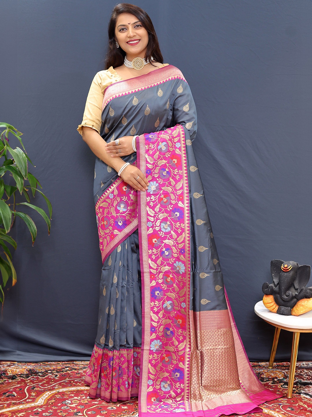 

Kandora Woven Design Zari Pure Silk Paithani Saree, Grey