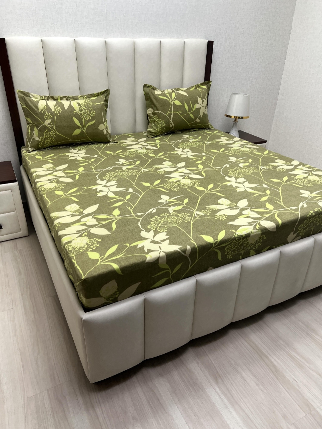 

Pure Decor Green & Yellow Floral 330 TC King Bedsheet with 2 Pillow Covers