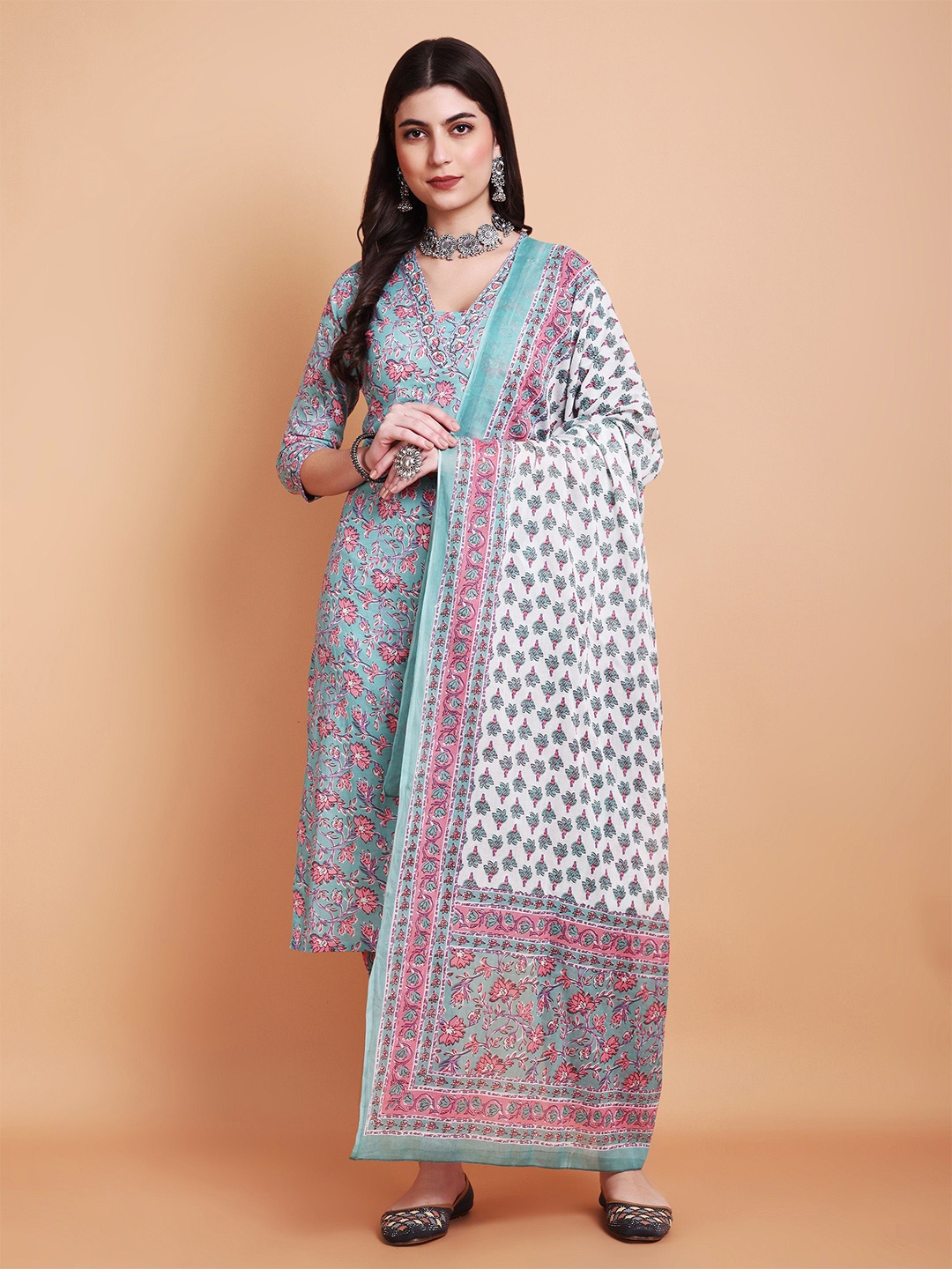 

Pahiya Floral Printed V-Neck Pure Cotton Sequinned Straight Kurta With Trousers & Dupatta, Green