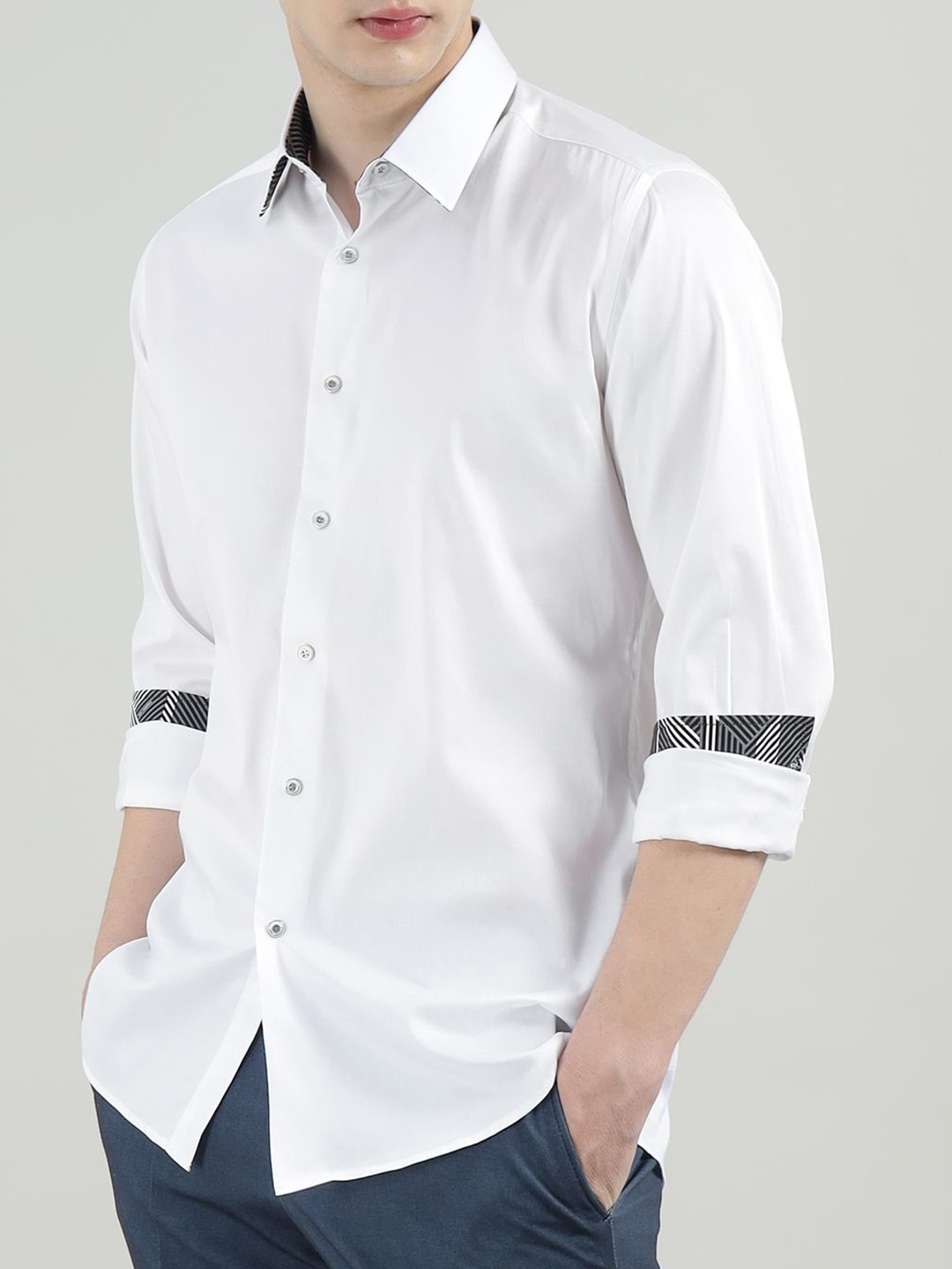 

Karl Lagerfeld Men Spread Collar Solid Cotton Casual Shirt, White