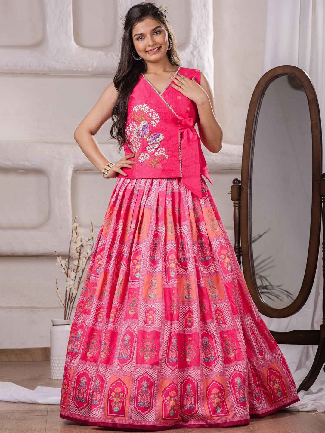 

Lagorii Girls Printed Embroidered Ready to Wear Lehenga & Choli, Pink