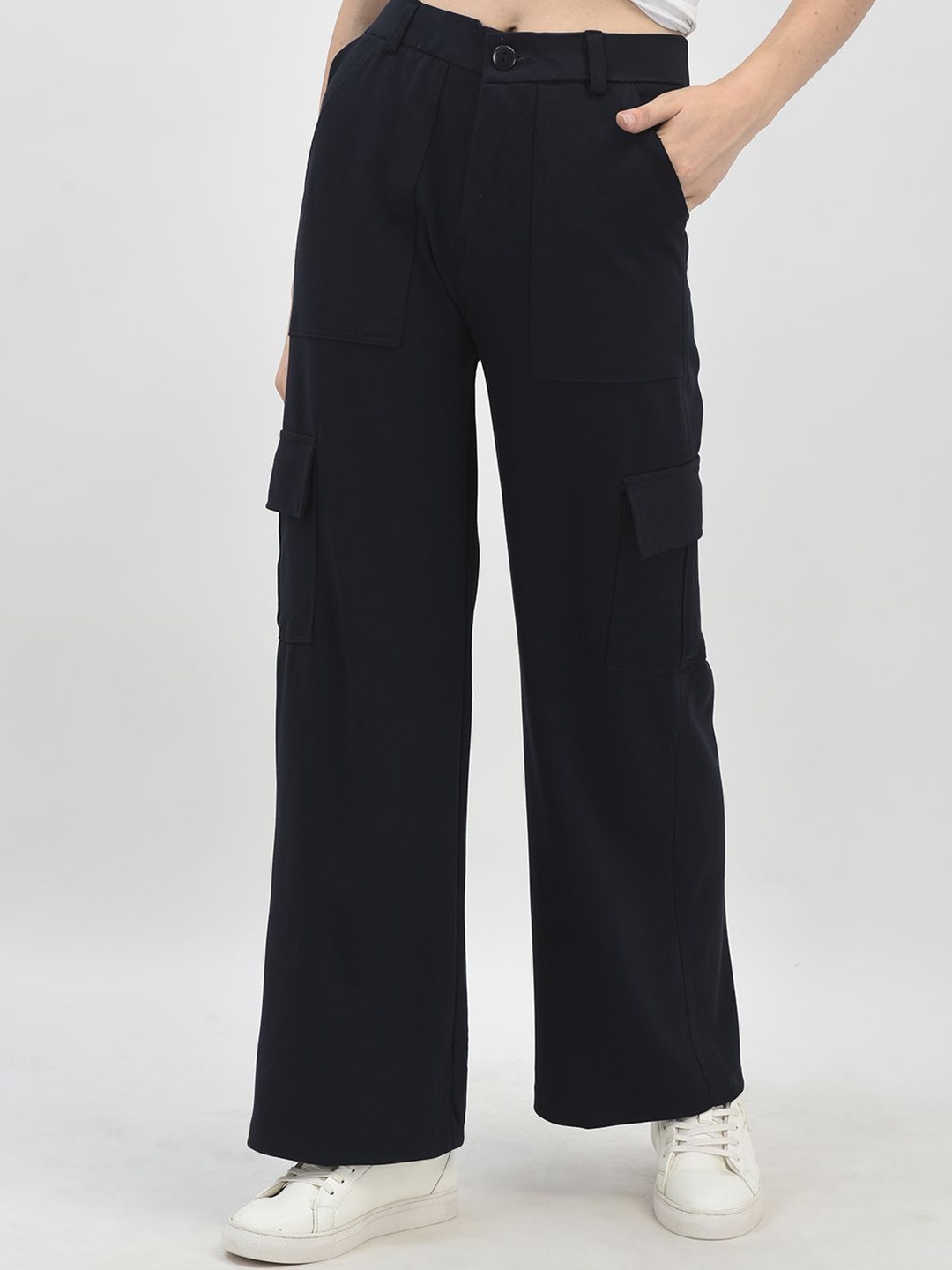 

FNOCKS Women Relaxed Straight Leg Flared High-Rise Cargos Trousers, Navy blue