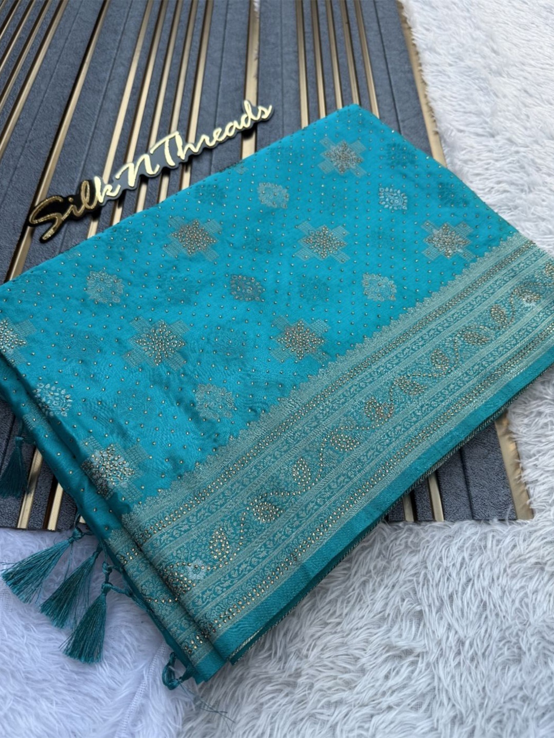 

DIVASTRI Woven Design Zari Pure Silk Banarasi Saree, Blue