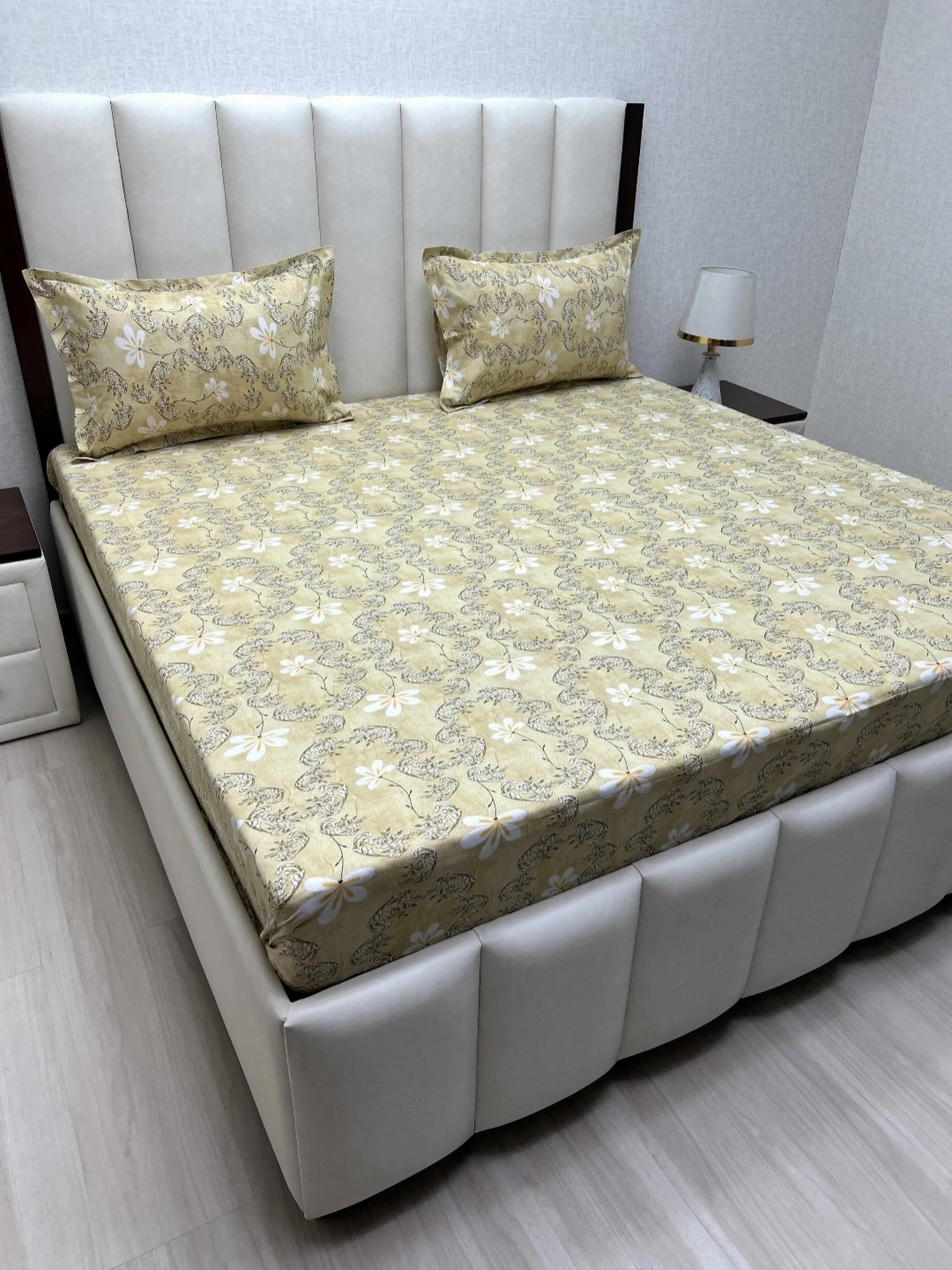 

Pure Decor Passion Yellow Printed Pure Cotton 240TC Queen Bedsheet Set 2.28m x 2.54m