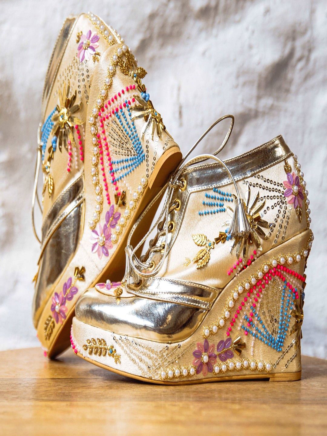 

TIESTA Women Ethnic Embellished Sneakers, Gold