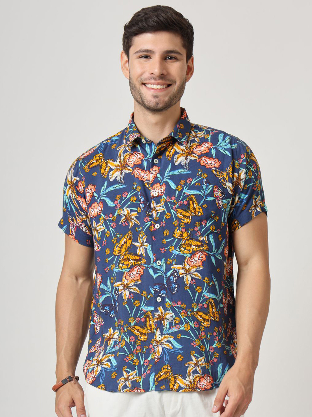 

AMSWAN Men Premium Fit Spread Collar Floral Printed Casual Shirt, Blue
