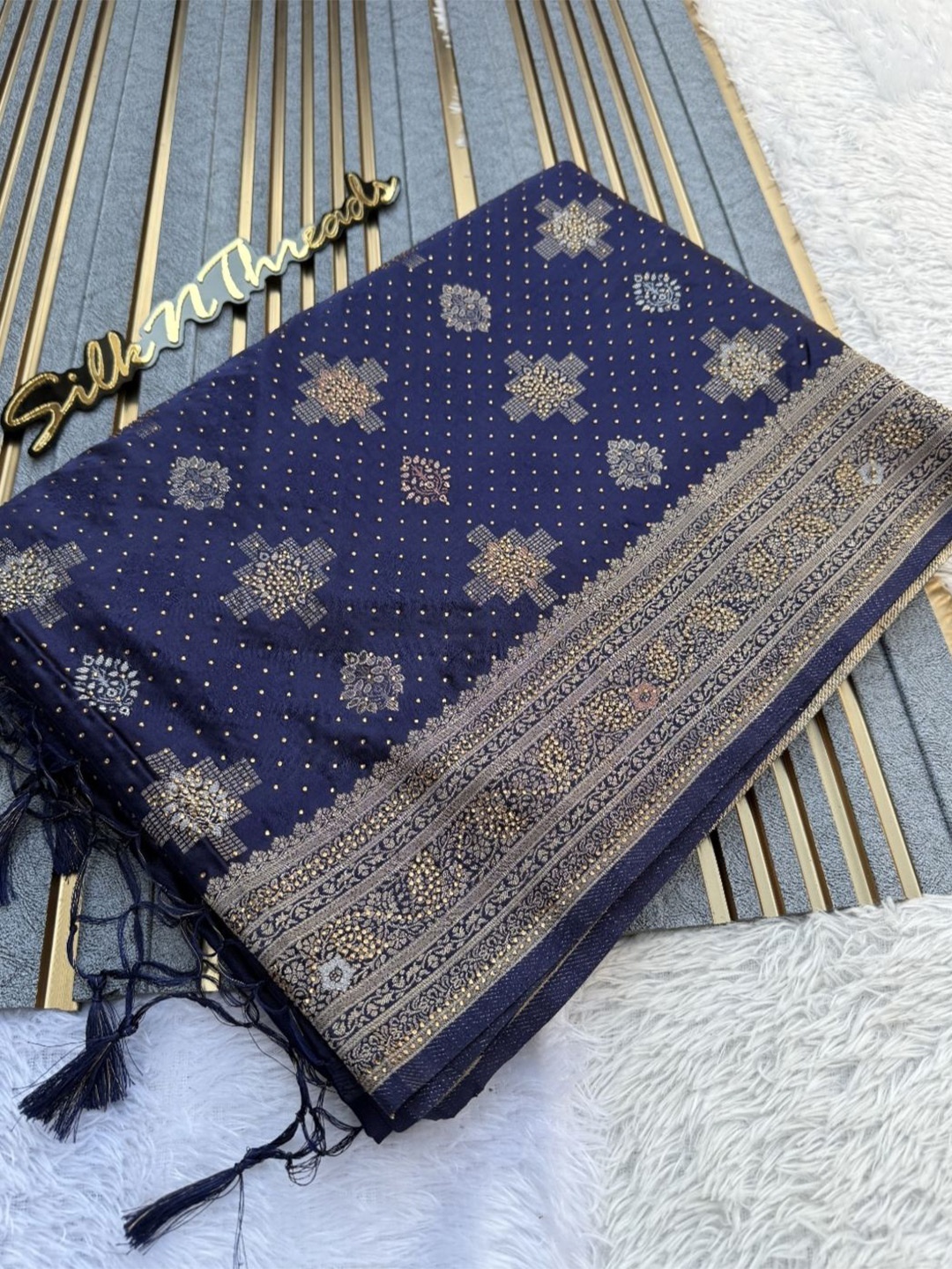 

DIVASTRI Woven Design Zari Pure Silk Pant Banarasi Saree, Navy blue