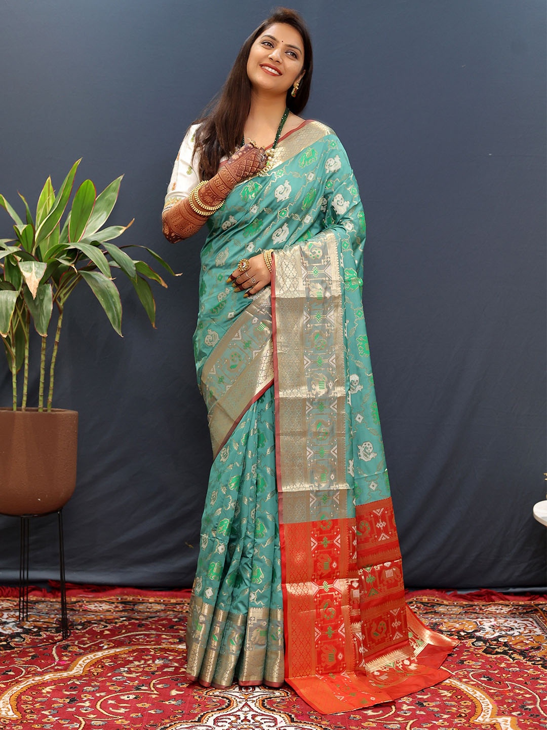 

Kandora Woven Design Zari Pure Silk Paithani Saree, Sea green
