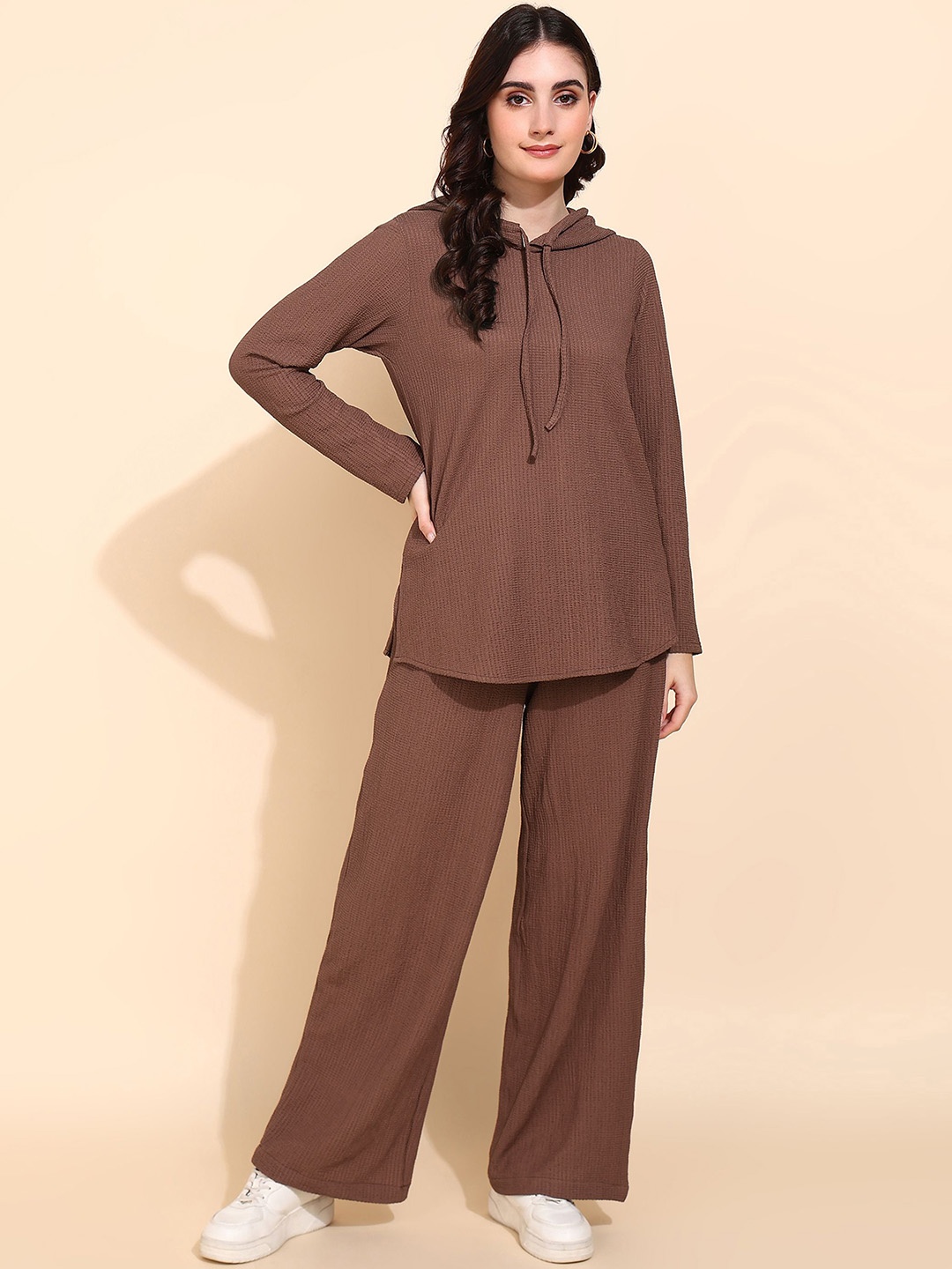 

Fashfun Hooded Neck Texture Sweatshirt With Trousers, Brown