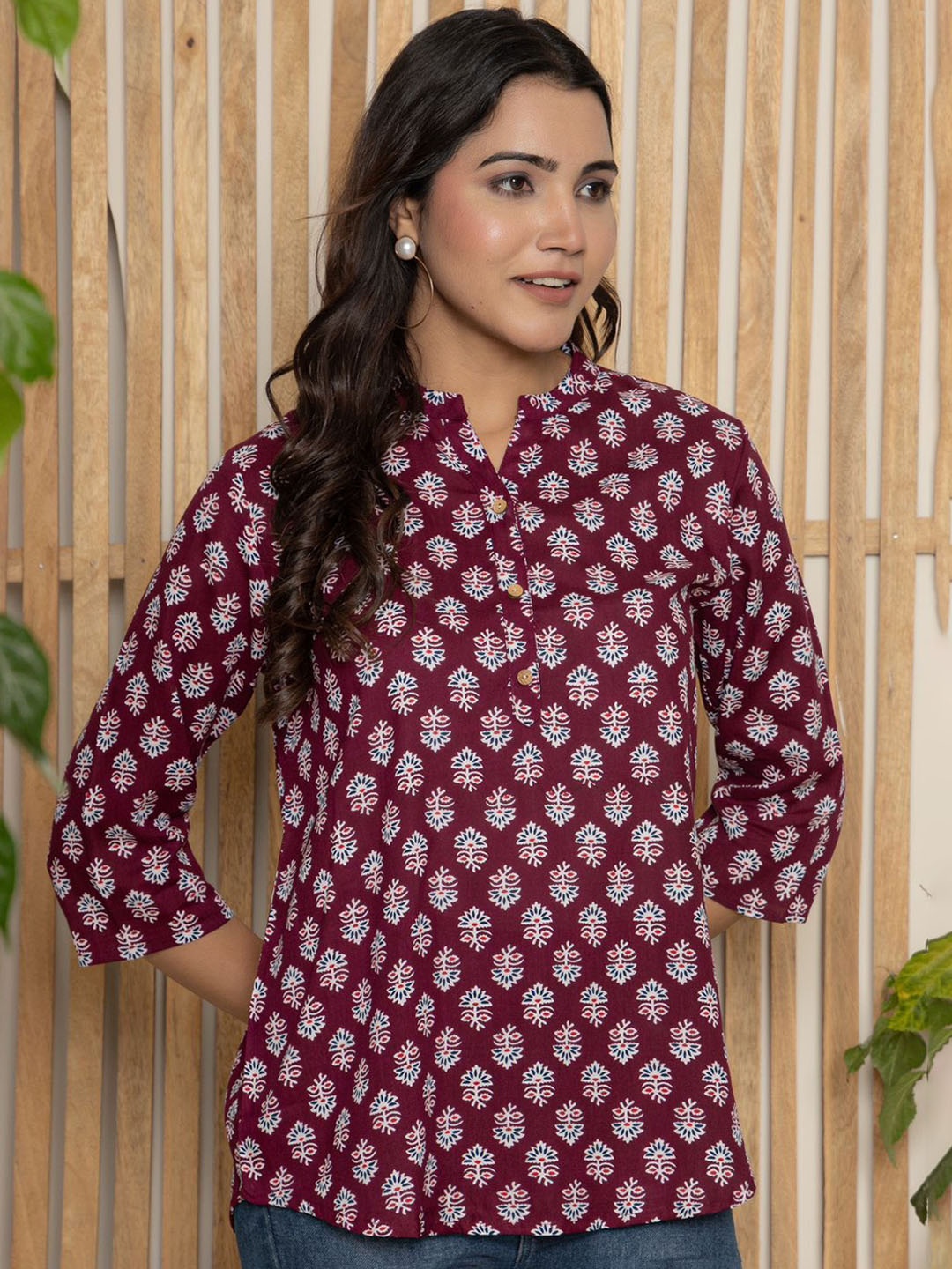 

Samhitas Floral Printed Mandarin Collar Pure Cotton Short Kurti, Maroon