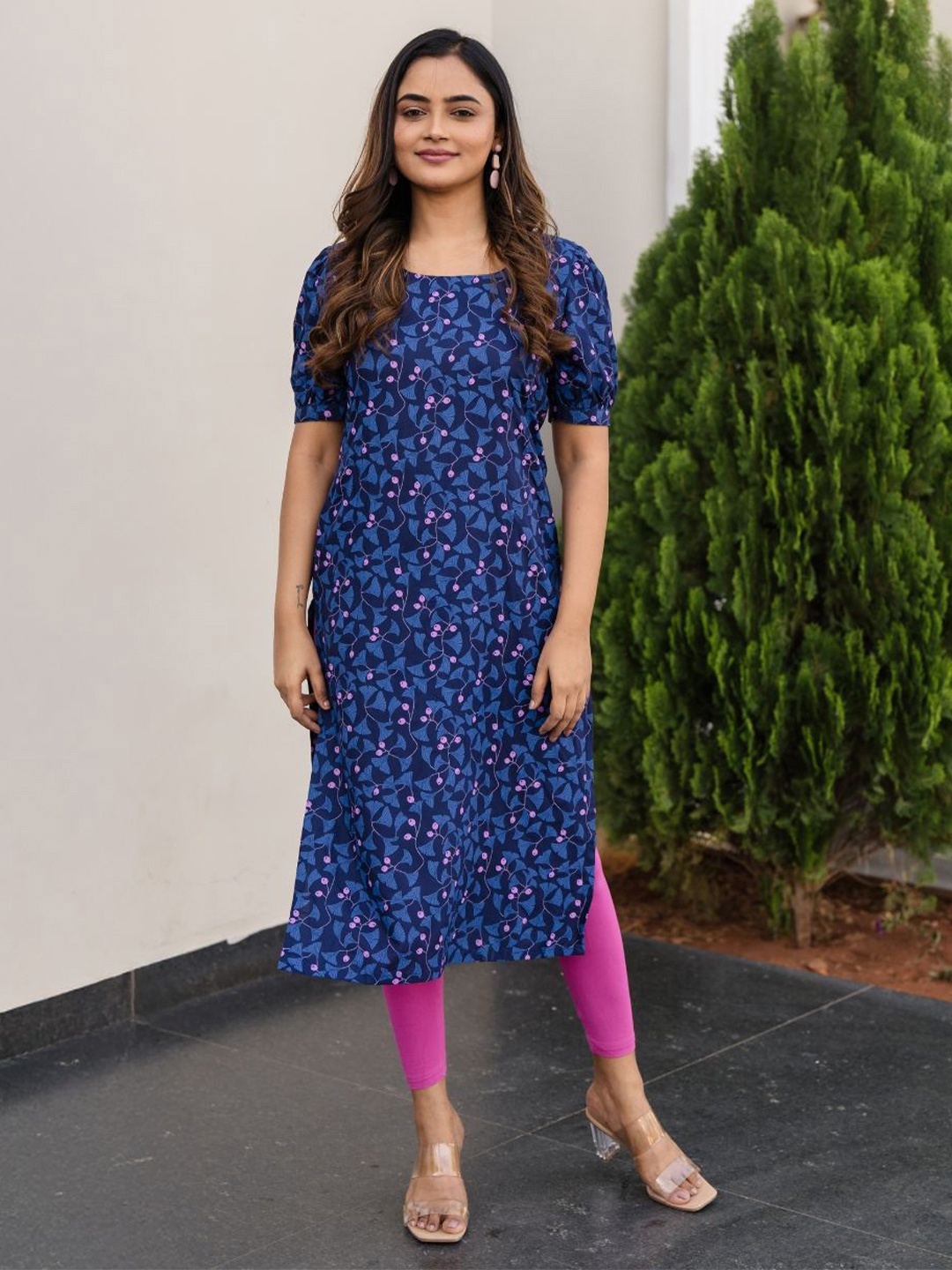 

HAY Floral Printed Round Neck Straight Kurta, Blue