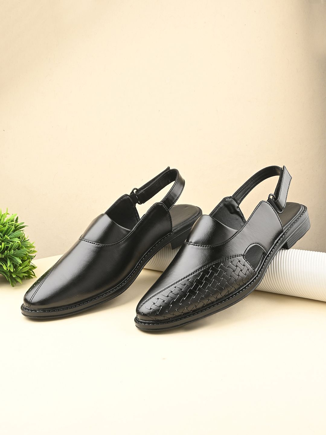 

Anouk Men PU Shoe-Style Sandals, Black