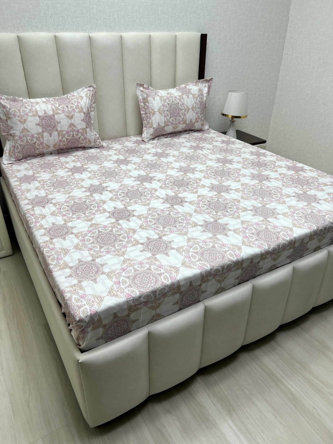 

Pure Decor White & Grey 350 TC Queen Bedsheet with 2 Pillow Covers 2.28 m x 2.54 m