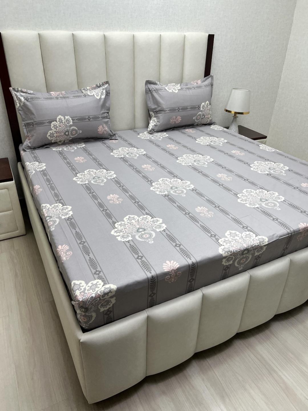 

Pure Decor Passion Grey & White Printed Pure Cotton 220TC Queen Bedsheet Set 2.28m x 2.54m