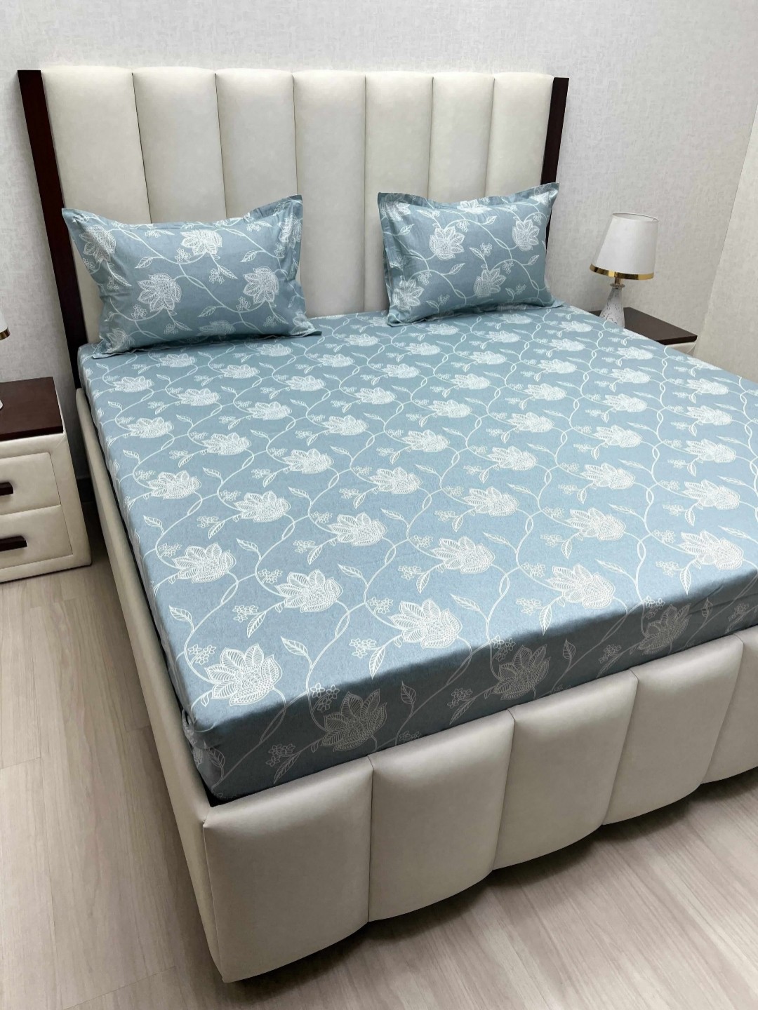 

Pure Decor Royal Passion Blue Printed Cotton 260 TC Queen Bedsheet Set 2.28 m x 2.54 m