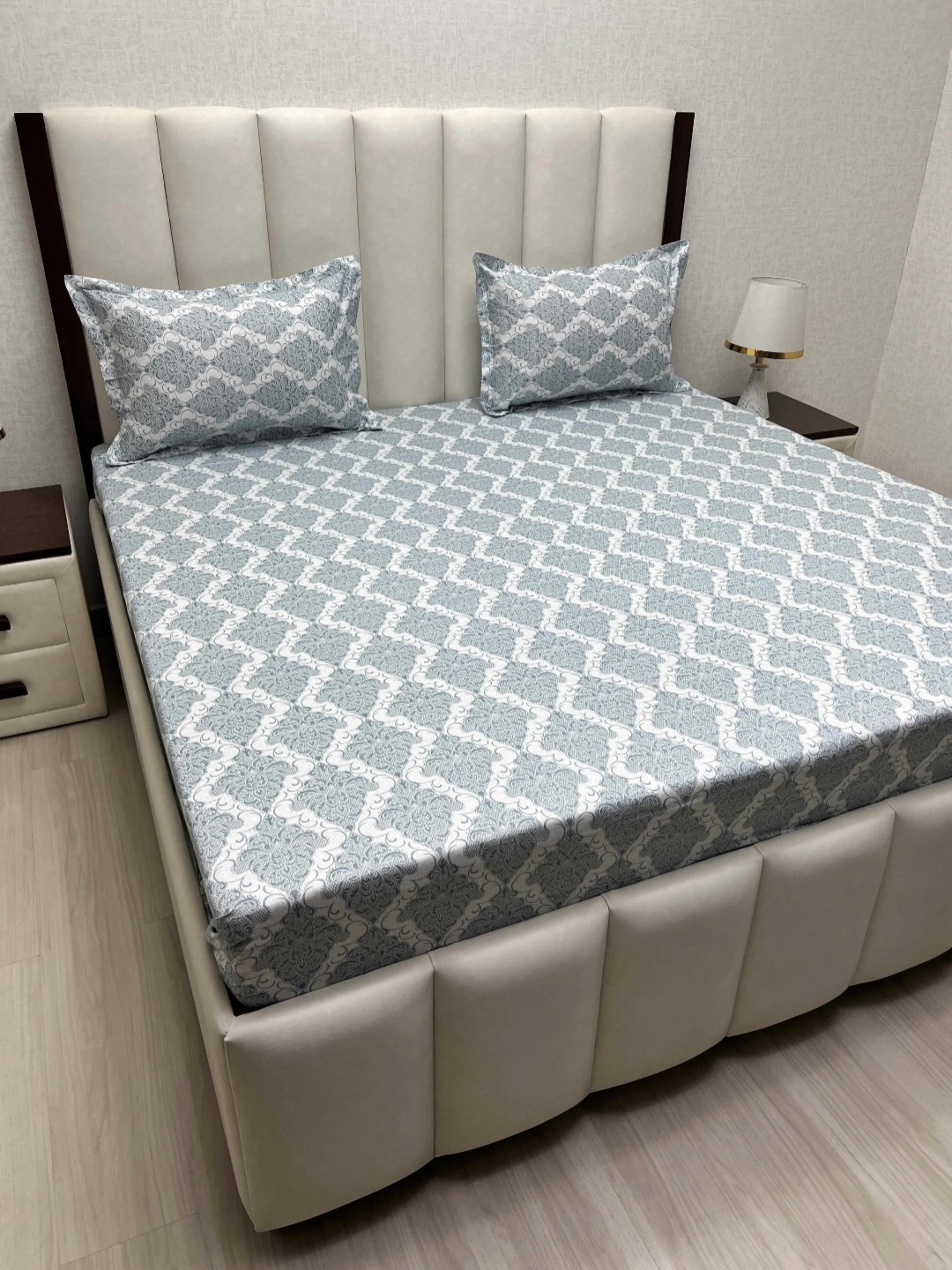 

Pure Decor Royal Passion Grey Printed Pure Cotton 240 TC Queen Bedsheet Set 2.28m x 2.54m