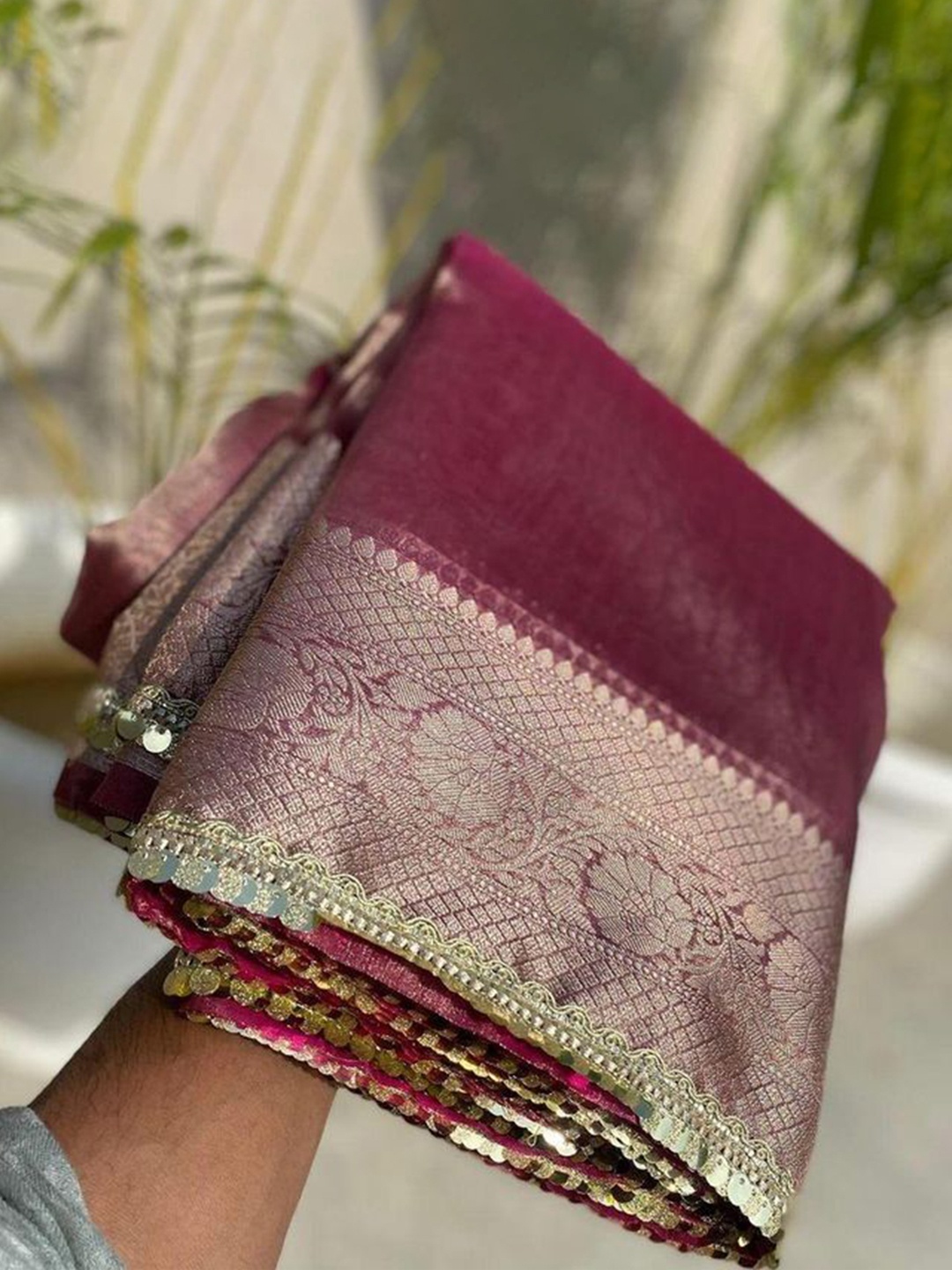

DIVASTRI Woven Design Patchwork Tissue Banarasi Saree, Purple