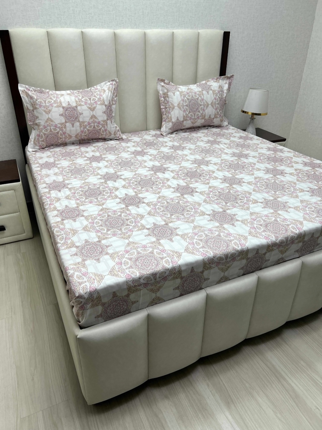 

Pure Decor Royal Passion White Printed Cotton 220 TC Queen Bedsheet Set 2.28m x 2.54m, Pink