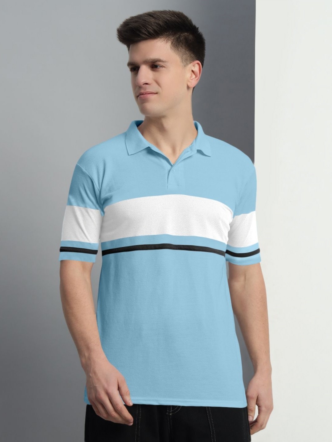

Metronaut Men Colourblocked Polo Collar T-shirt, Turquoise blue