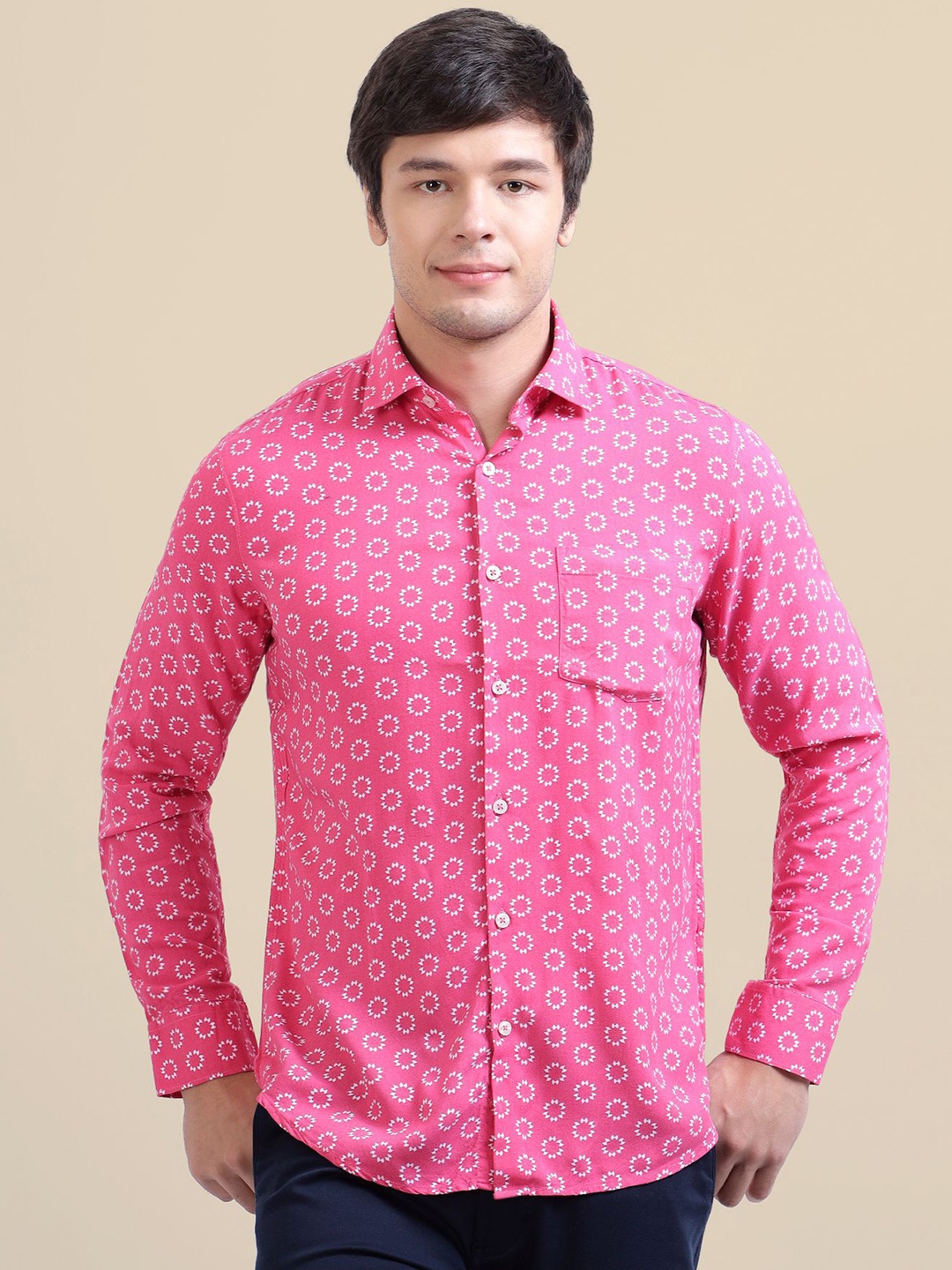 

AMSWAN Men Slim Fit Spread Collar Floral Printed Casual Shirt, Pink