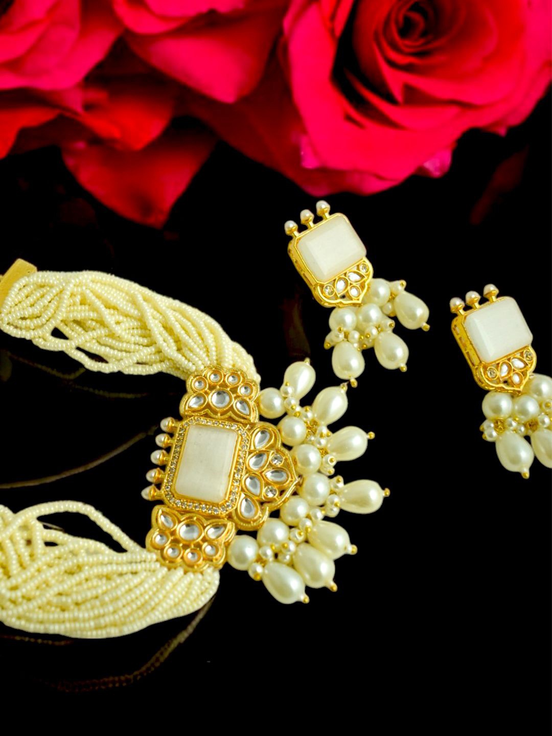 

TISHUL JEWELS Gold-Plated Artificial Stones Studded And Beaded Jewellery Set