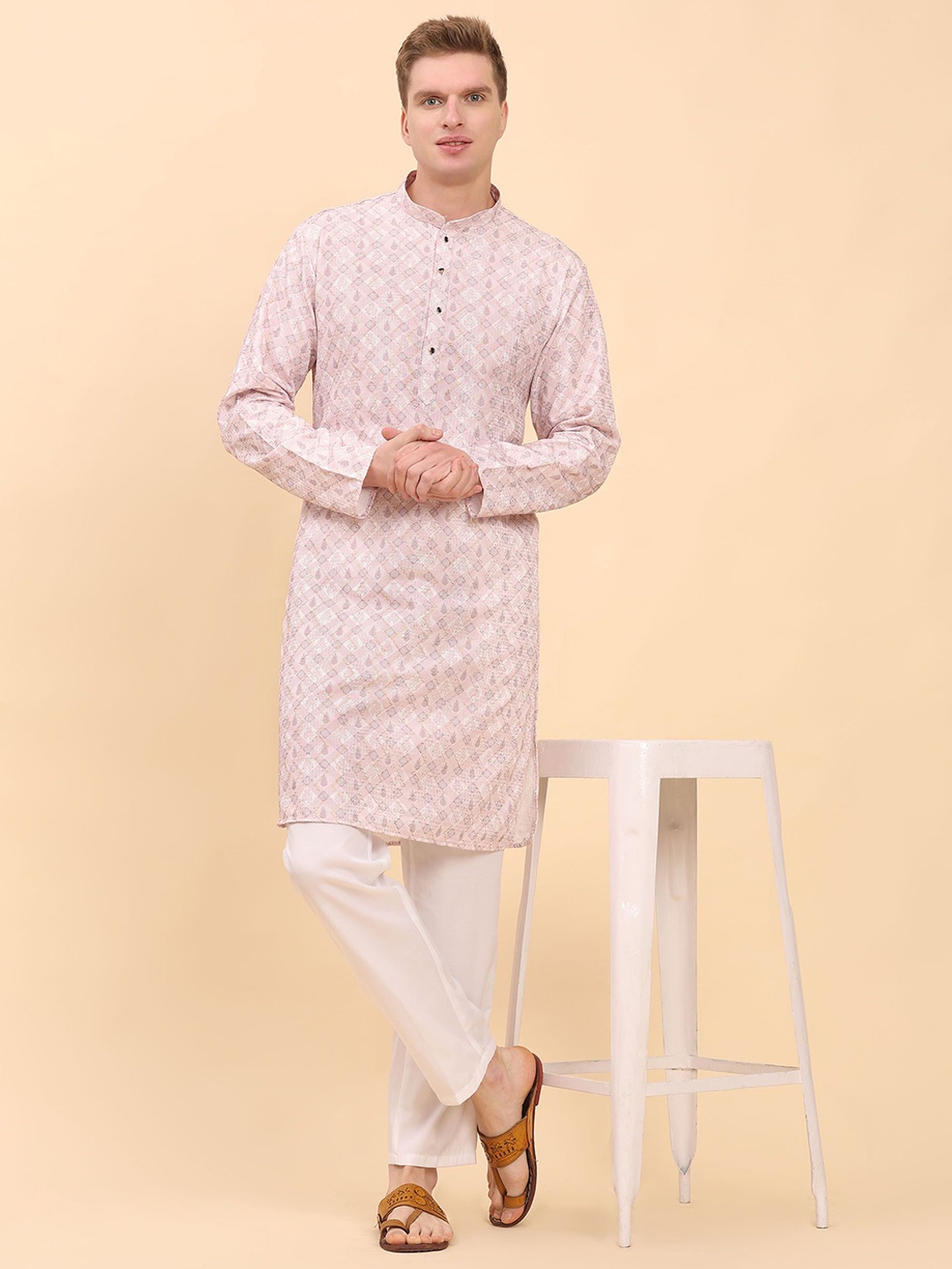 

Pro-Ethic STYLE DEVELOPER Floral Printed Mandarin Collar Pure Cotton Kurta And Trousers, Pink