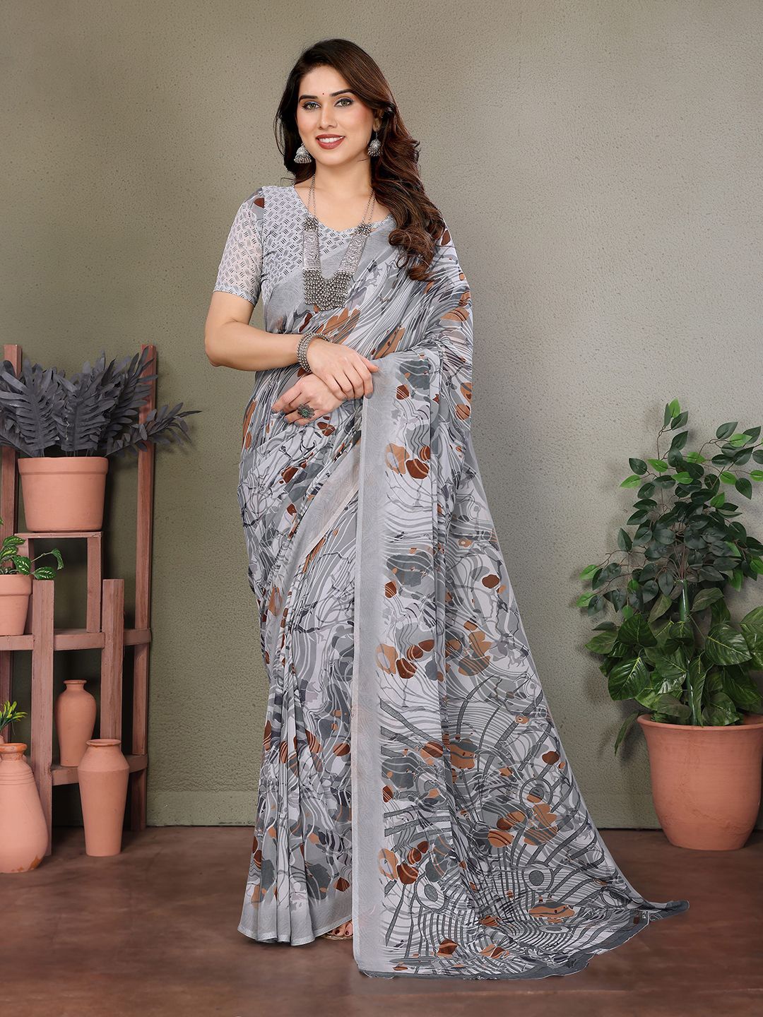 

Moda Rapido Poly Georgette Saree, Grey