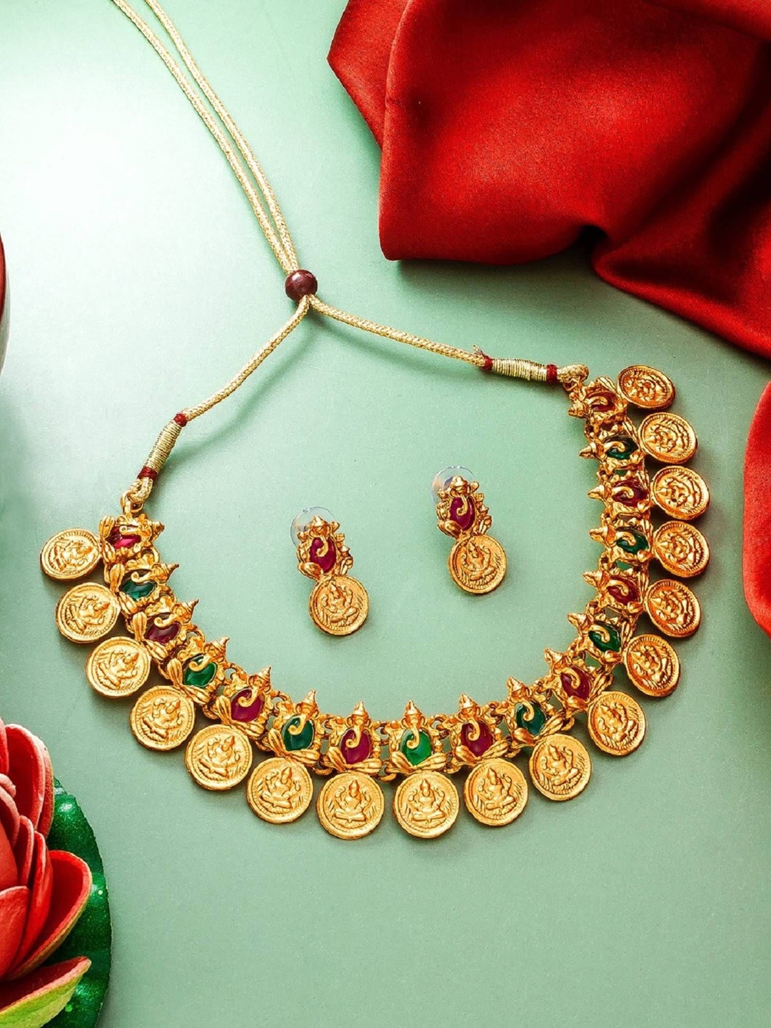 

Rujve Jewellery Gold Plated Stones Studded Jewellery Set
