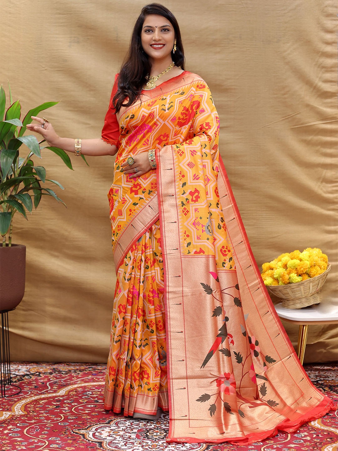 

Kandora Woven Design Zari Pure Silk Saree, Orange