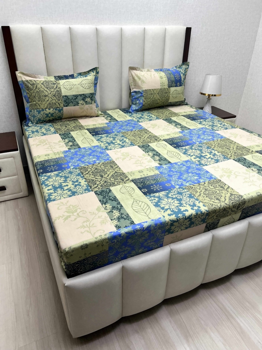 

Pure Decor velar Fur Sib Green Printed Cotton 250 TC King Bedsheet Set 2.74 m X 2.74 m