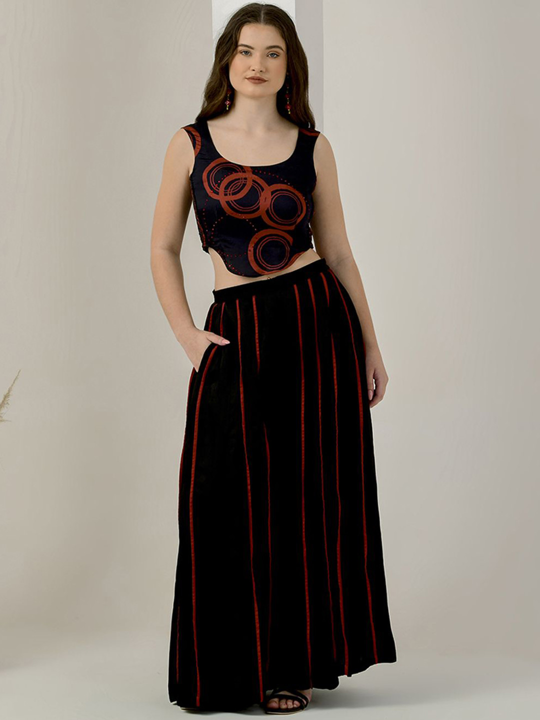 

First Resort by Ramola Bachchan Momoir Printed Round Neck Linen Crop Top With Palazzo, Black