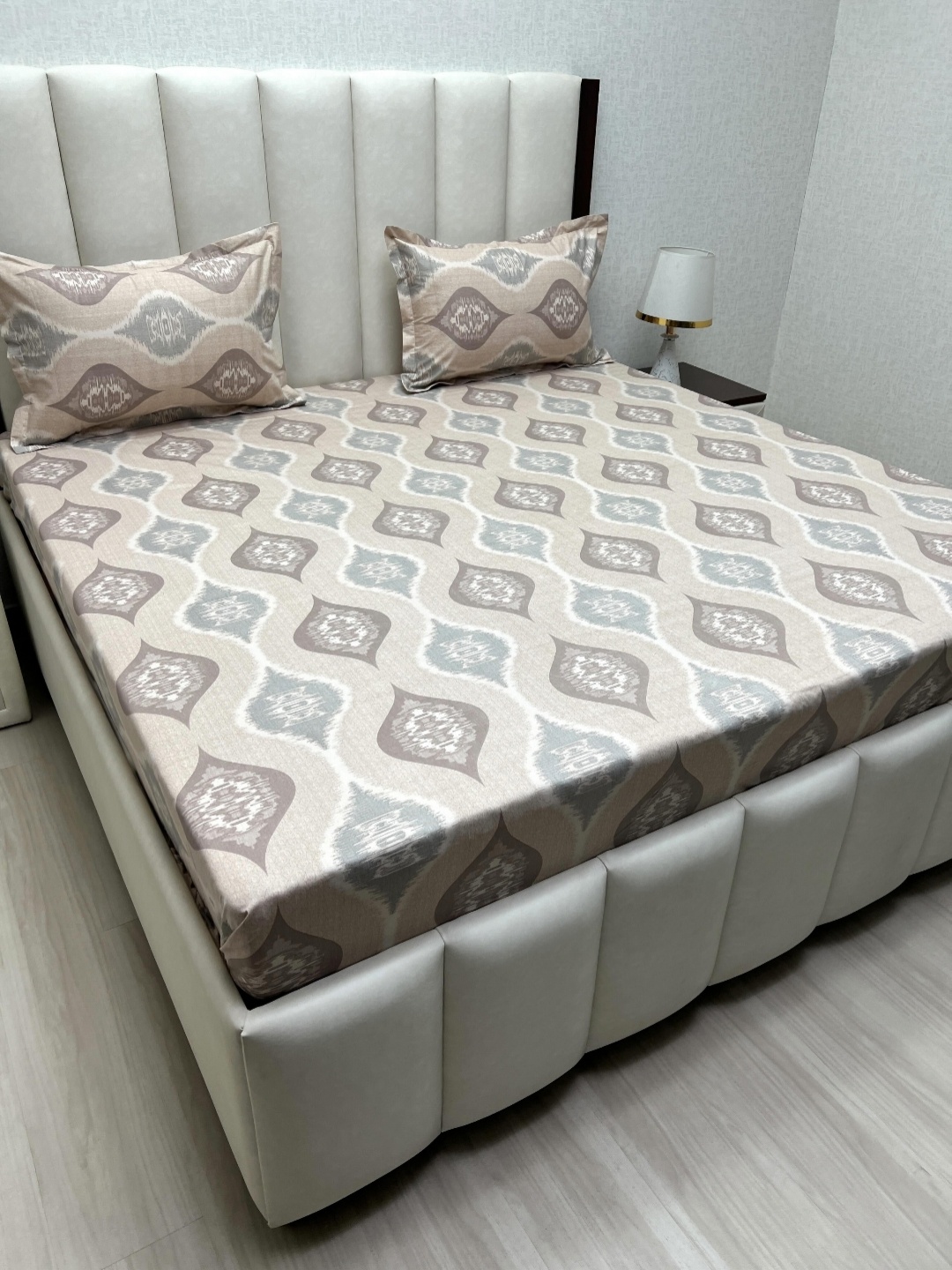 

Pure Decor Royal Passion Brown Printed Pure Cotton 350 TC King Bedsheet Set 2.28m x 2.54m