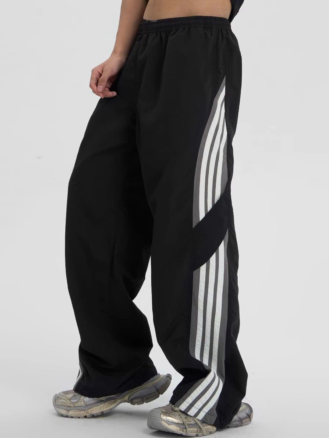 

DressBerry Women Mid-Rise Trousers, Black