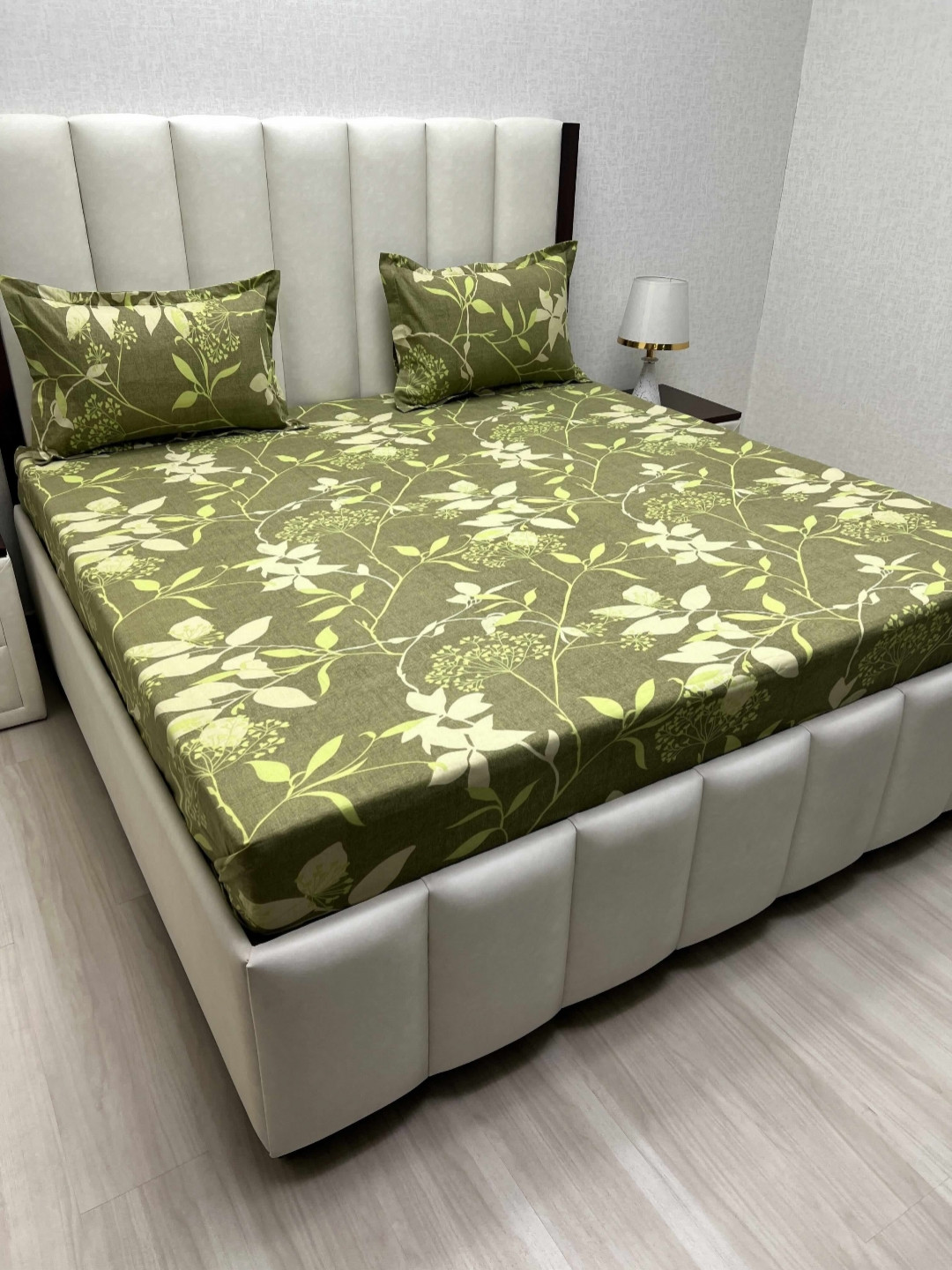 

Pure Decor Velar Fur Sib Green Printed Pure Cotton 380 TC King Bedsheet Set 2.74 x 2.74 m