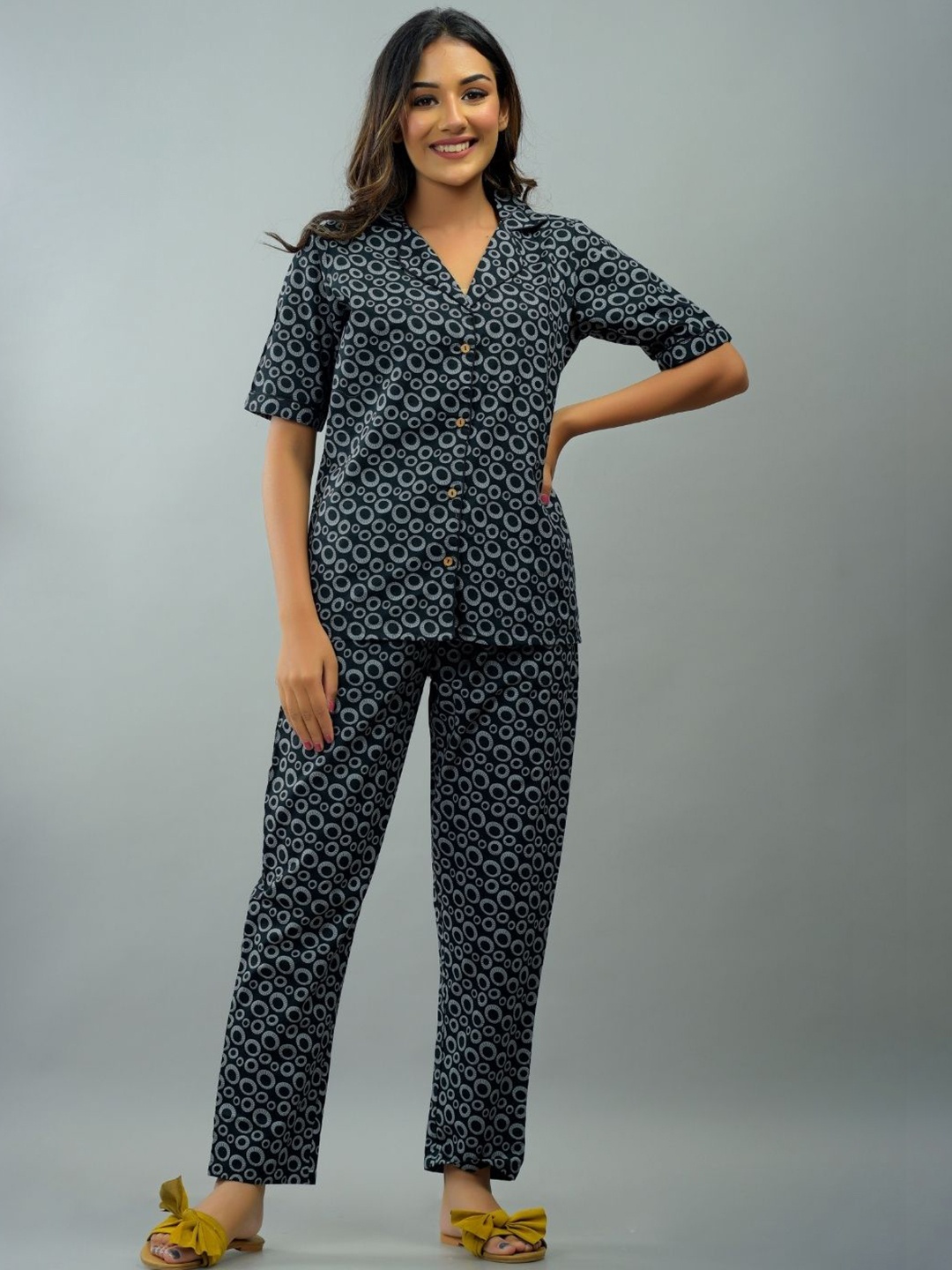 

GORDHAN Women Printed Night suit, Grey