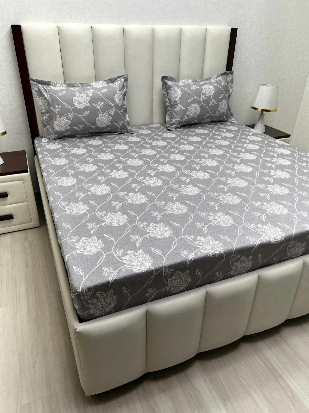 

Pure Decor Royal Passion Grey Printed Cotton 330 TC Queen Bedsheet Set 2.28 m x 2.54 m