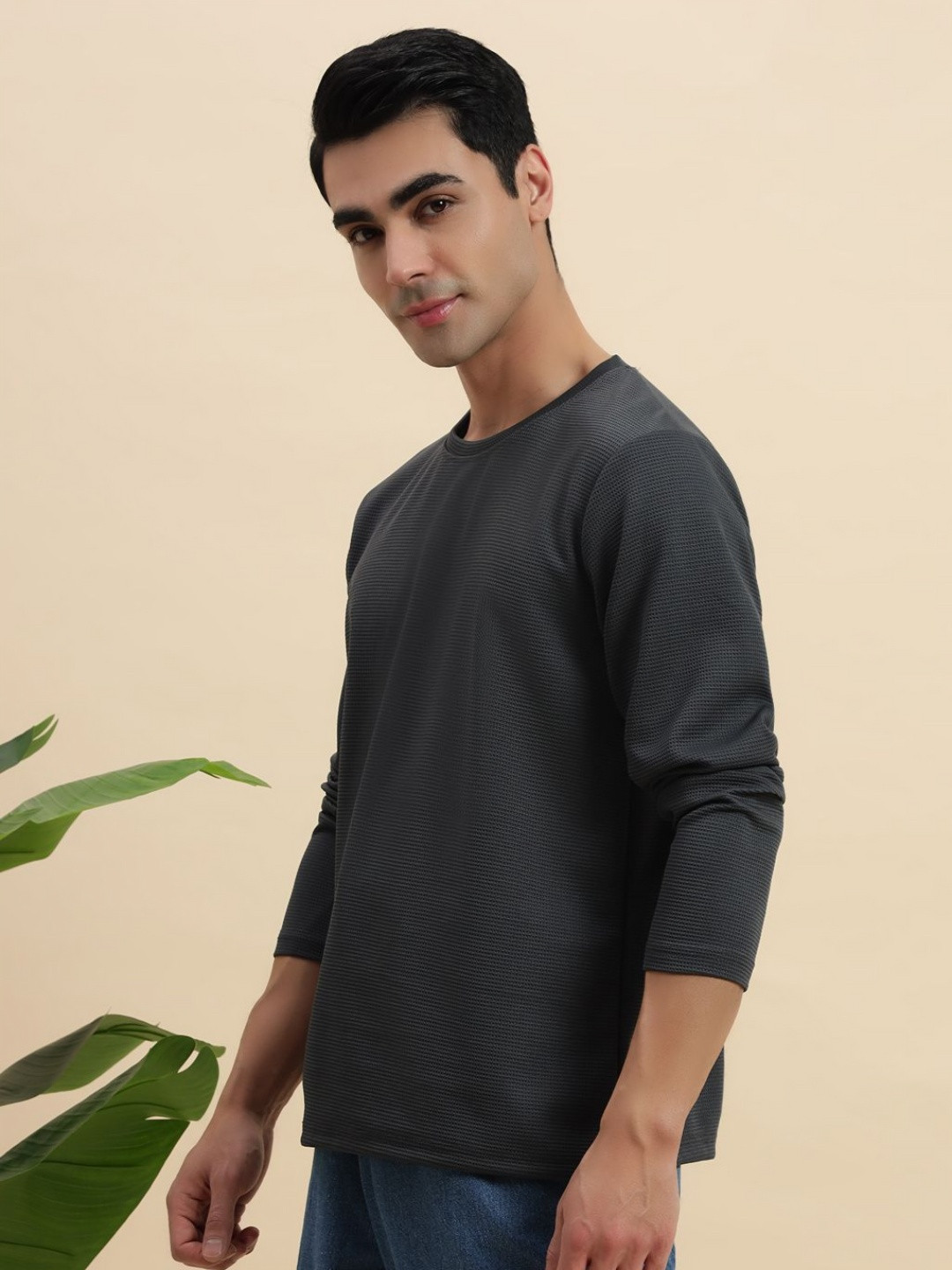 

DIZON Men Solid Round Neck T-shirt, Grey